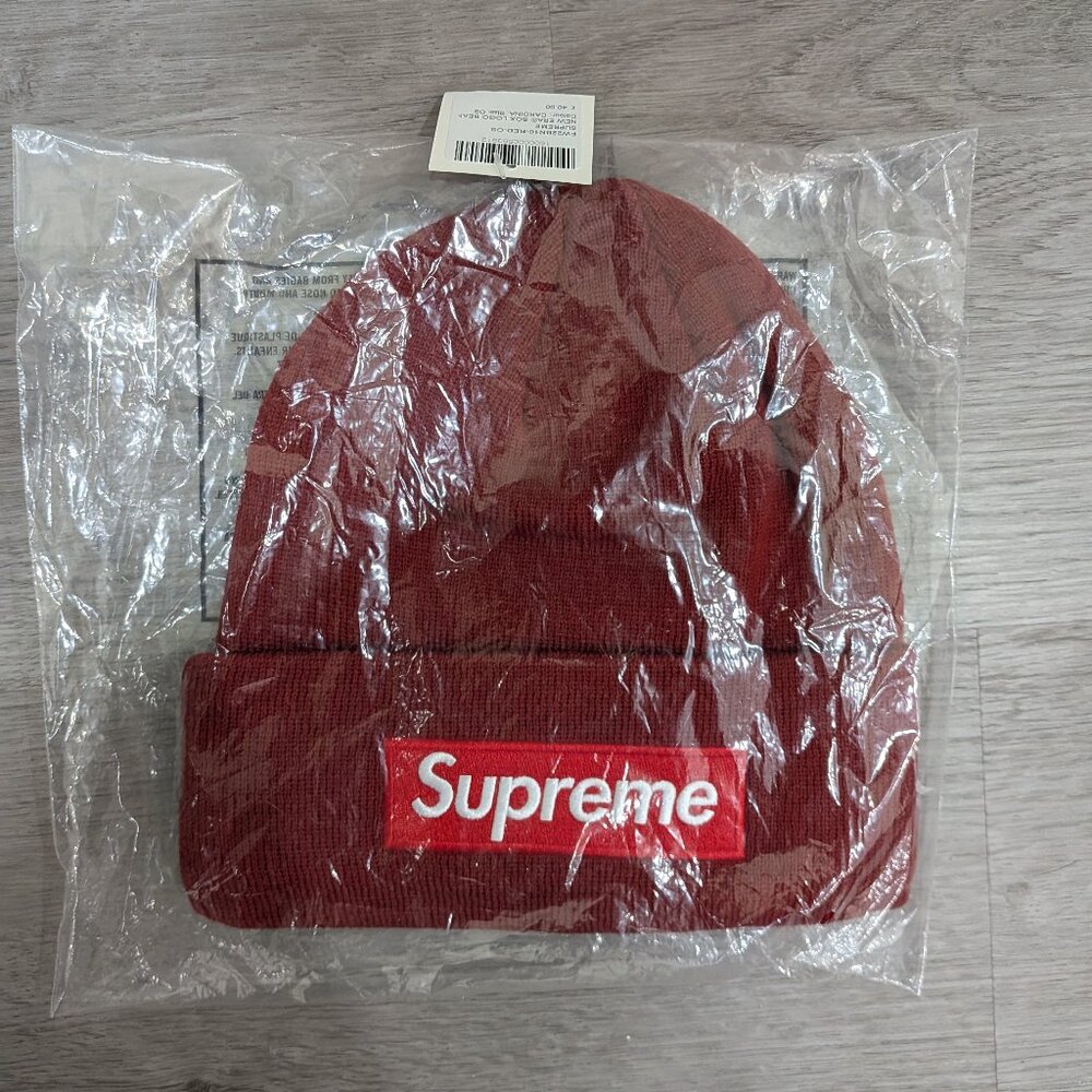 Supreme x New Era Box Logo Beanie Cardinal FW22 One Size